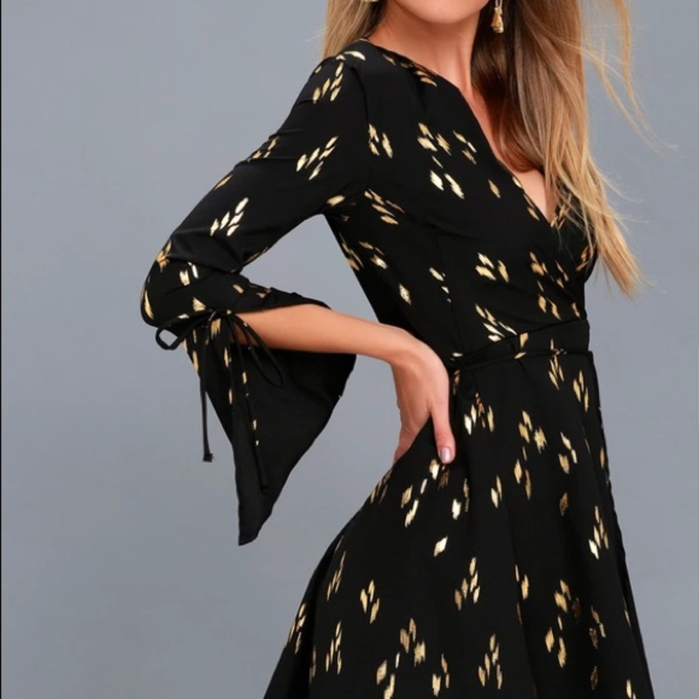LULU’S Black and Gold Wrap dress